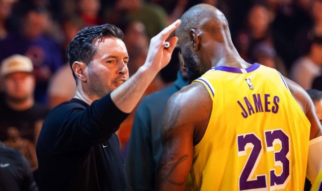 开云体育网页版入口-心态崩了，湖人队再次输给国王队后，主教练雷迪克明显感到恼火