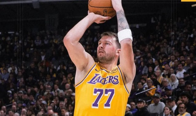 开云体育网页版入口-查克|逐帧拆解：东契奇技术细节解析，对阵国王爆砍42分&amp;amp;赛季第7次40+