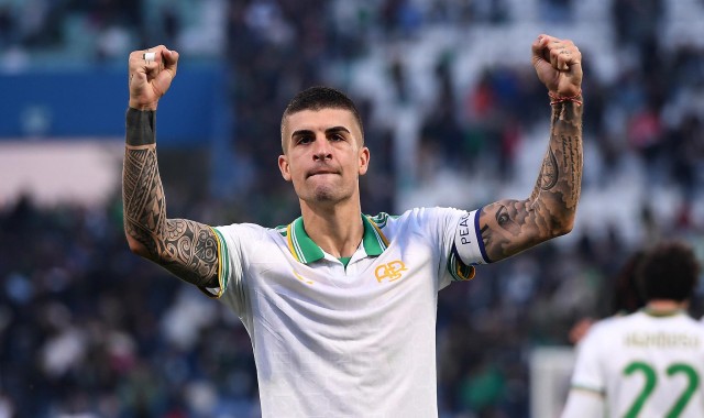 开云体育官方网址-都灵vs罗马，曼奇尼庆祝身披罗马战袍300次出场