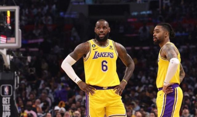 开云体育官方网址-湖人输德比非坏事！避开太阳坐七望六 等勇士犯错